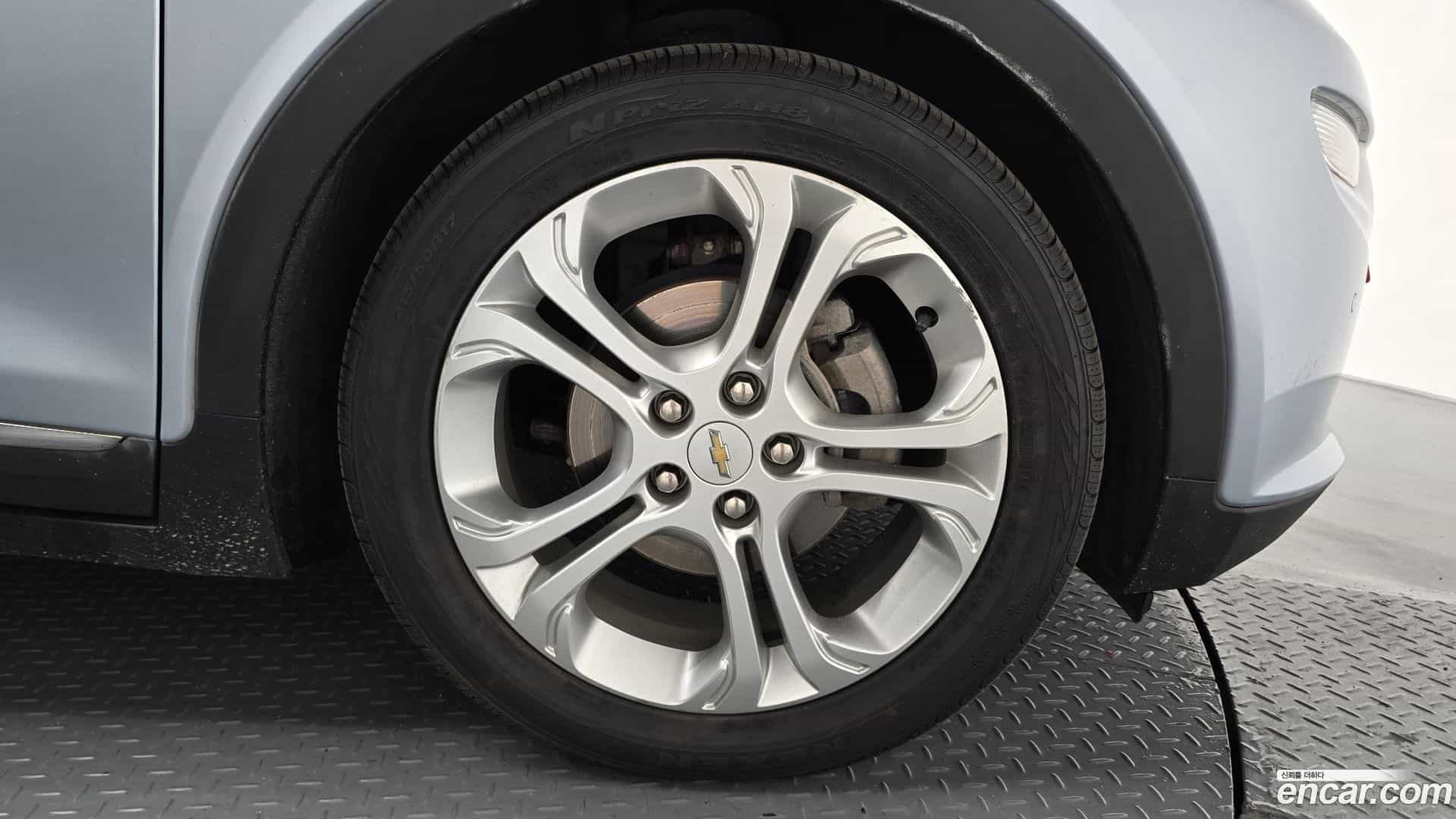Bolt EV Chevrolet 2018.3-OUTER-031