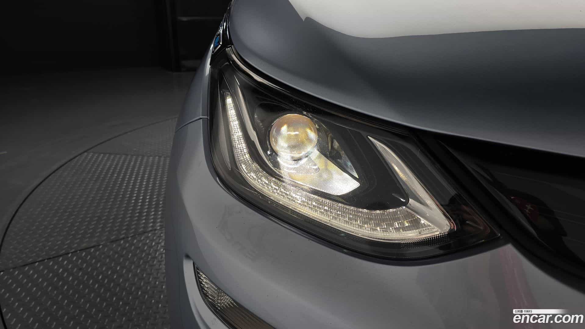 Bolt EV Chevrolet 2018.3-OUTER-032