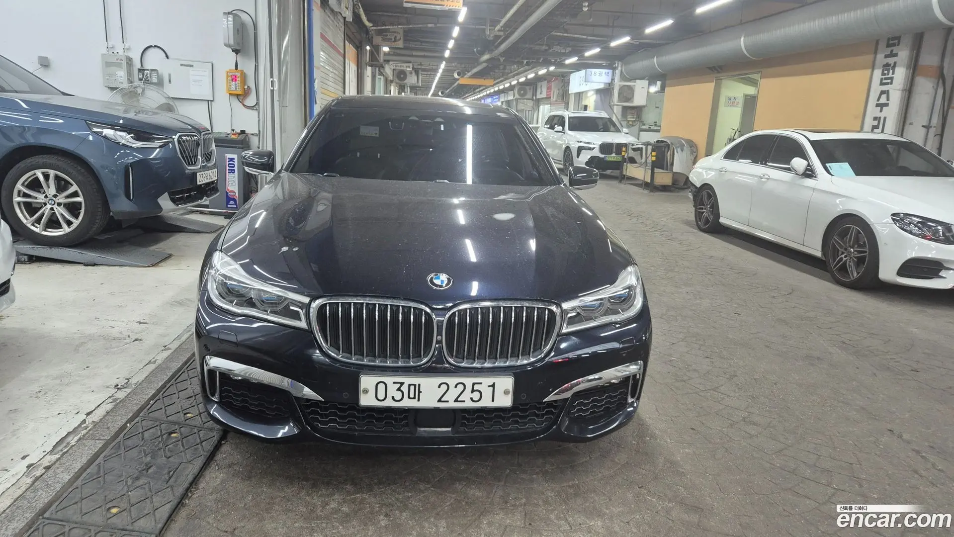 Main__Slider__Photo:7-Series BMW 2018.6-0
