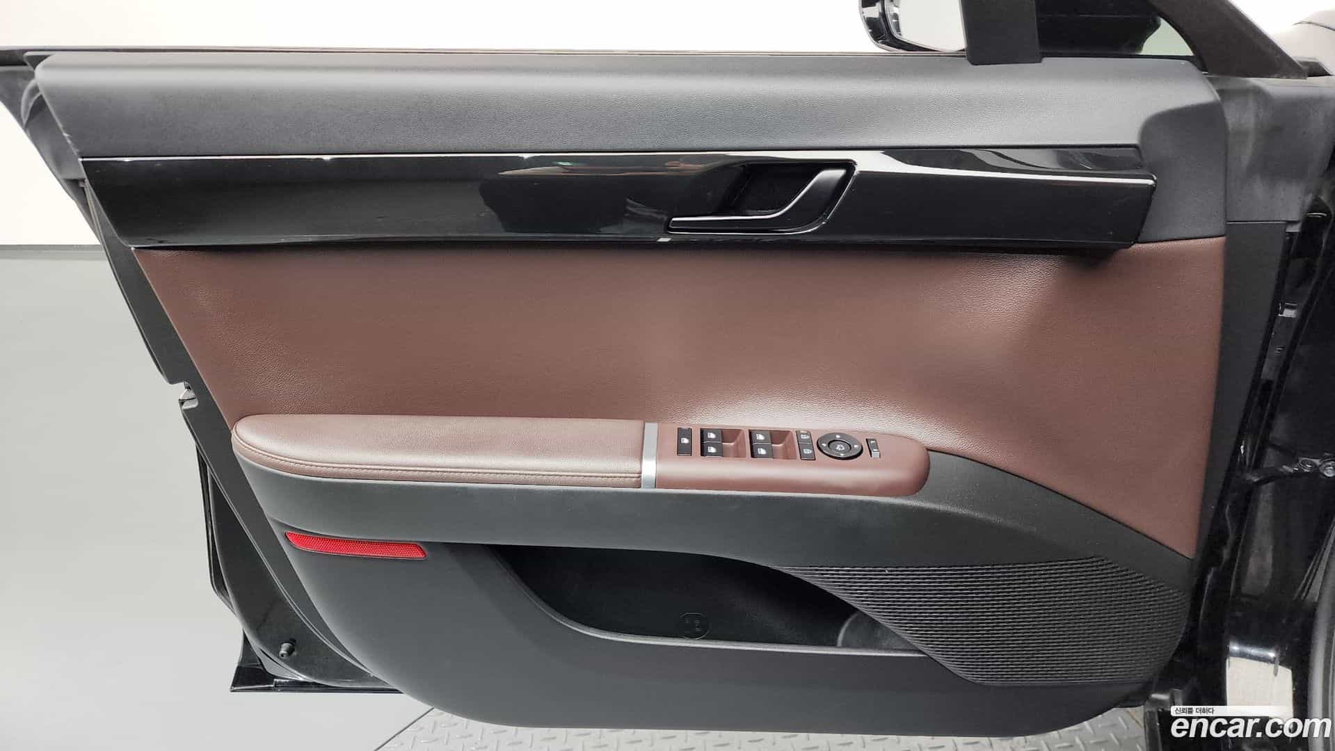 Grandeur Hyundai 2023.1-INNER-034