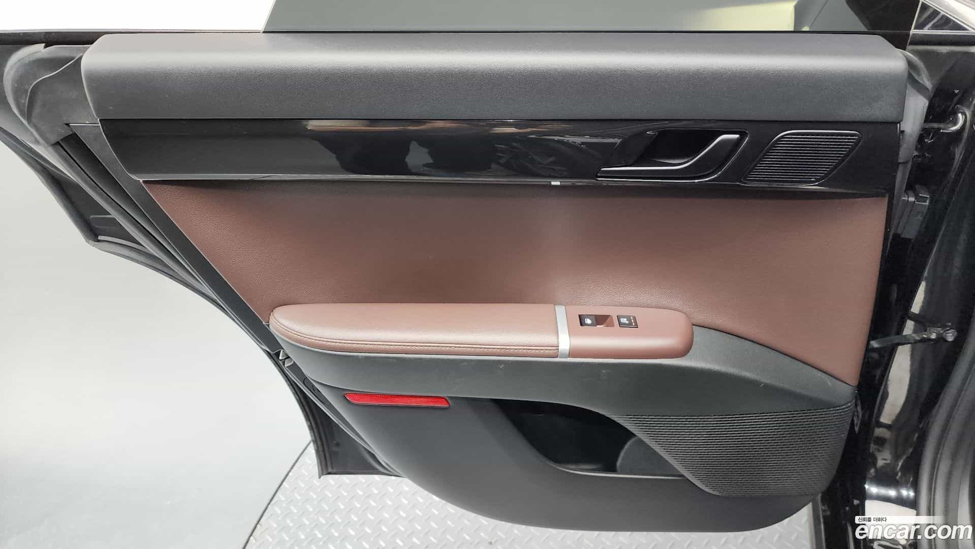 Grandeur Hyundai 2023.1-INNER-035