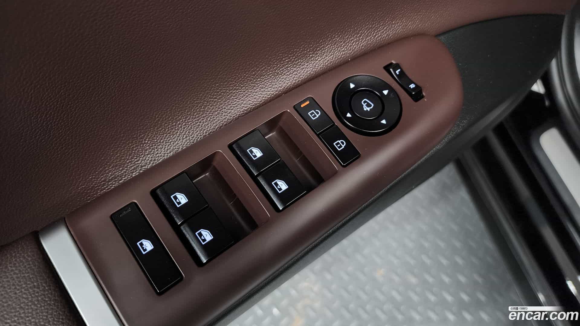 Grandeur Hyundai 2023.1-OPTION-042