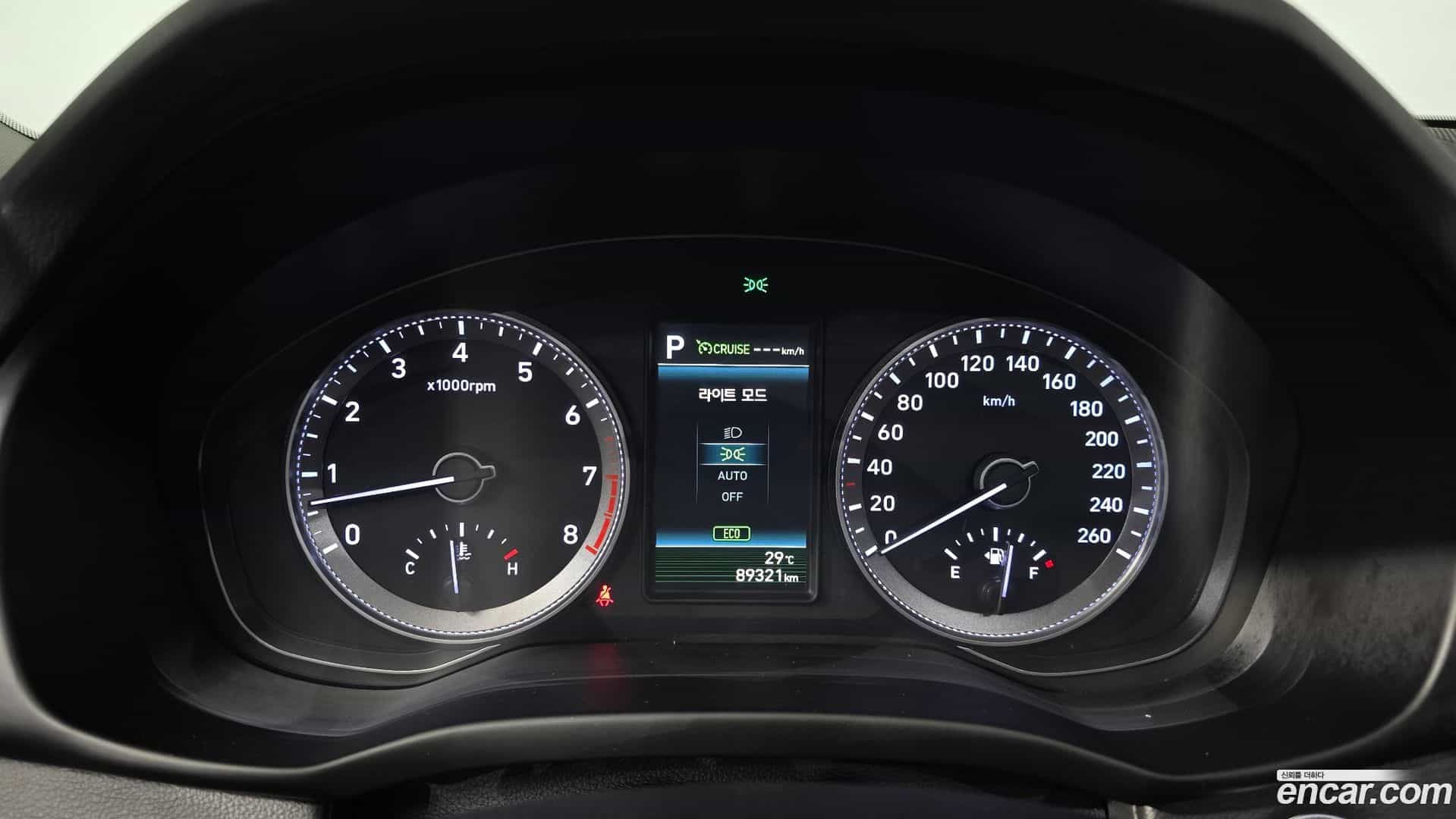 Grandeur Hyundai 2017.10-INNER-008