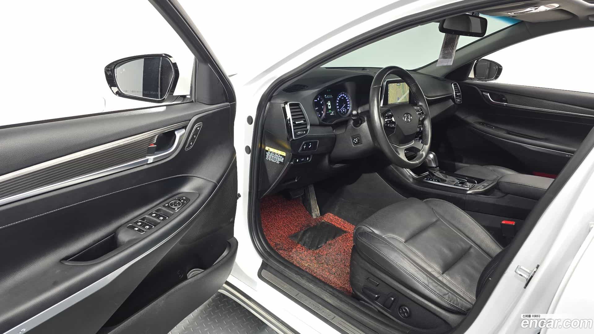 Grandeur Hyundai 2017.10-INNER-010