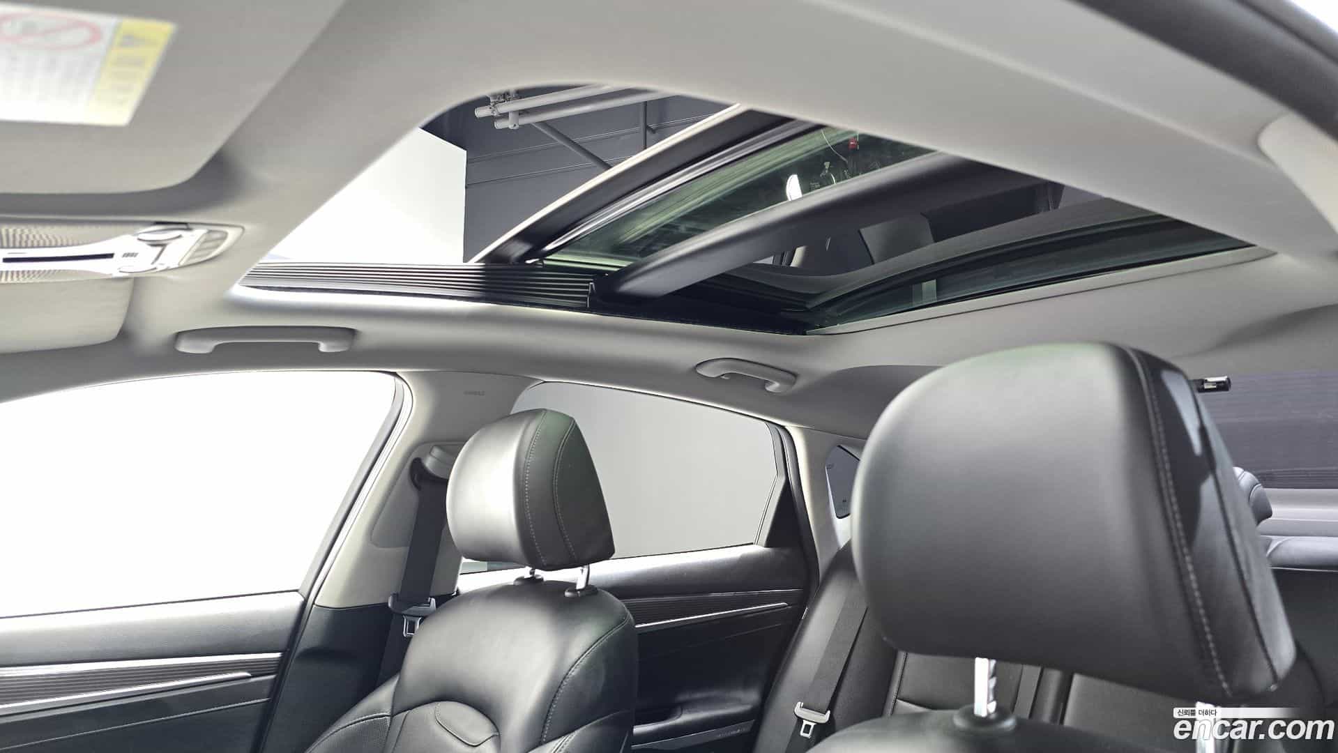 Grandeur Hyundai 2017.10-OPTION-020