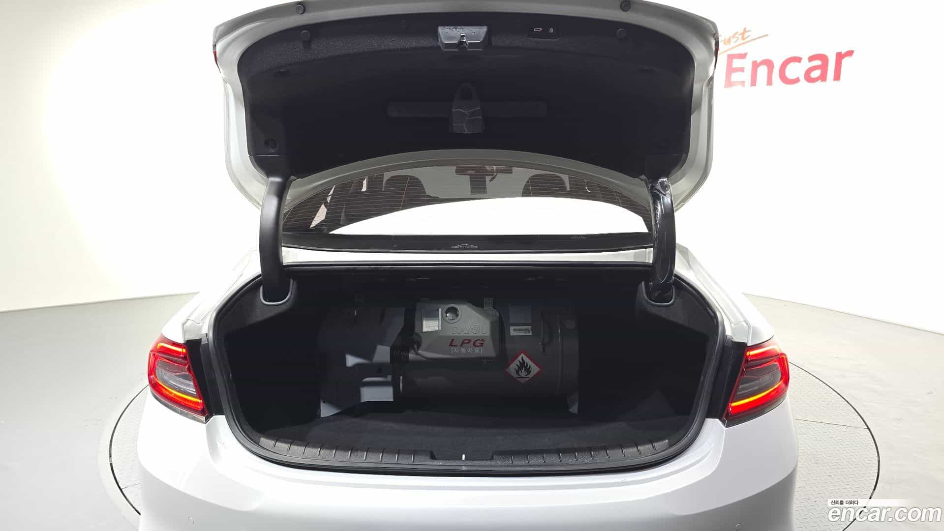 Grandeur Hyundai 2017.10-OPTION-022
