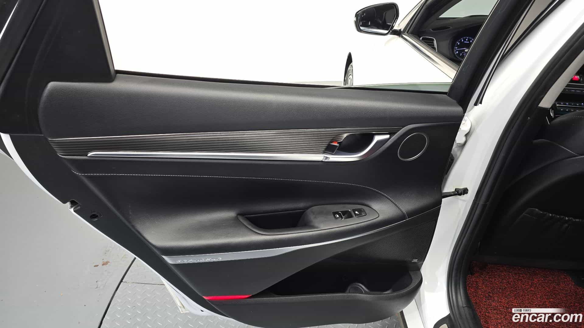 Grandeur Hyundai 2017.10-INNER-035