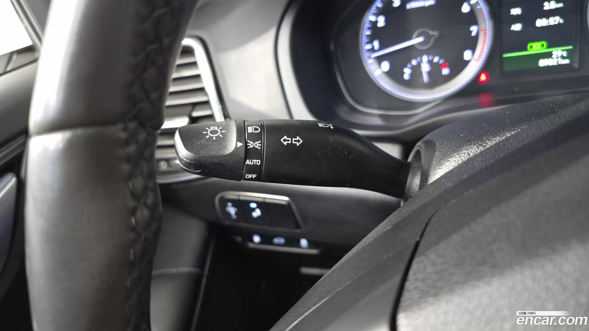 Grandeur Hyundai 2017.10-OPTION-041