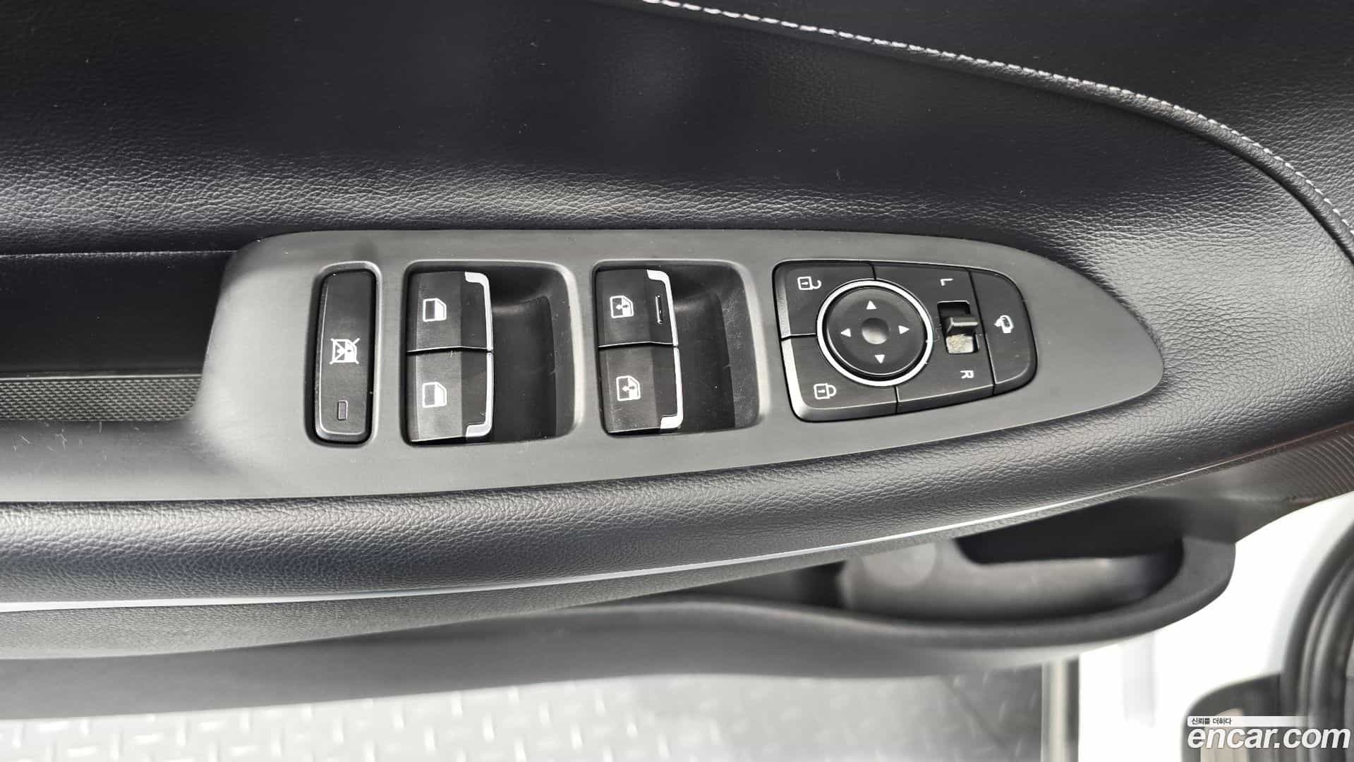 Grandeur Hyundai 2017.10-OPTION-042