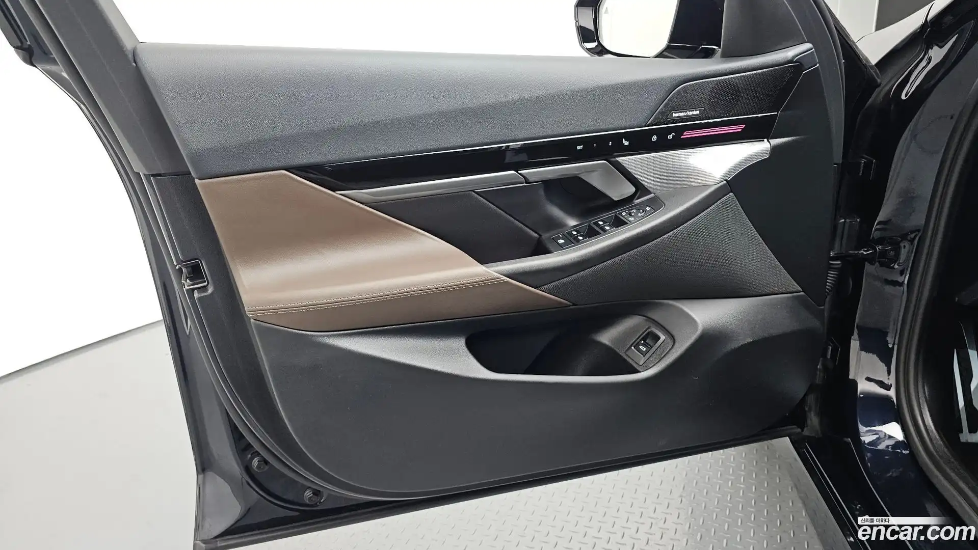 5-Series BMW 2024.4-INNER-034