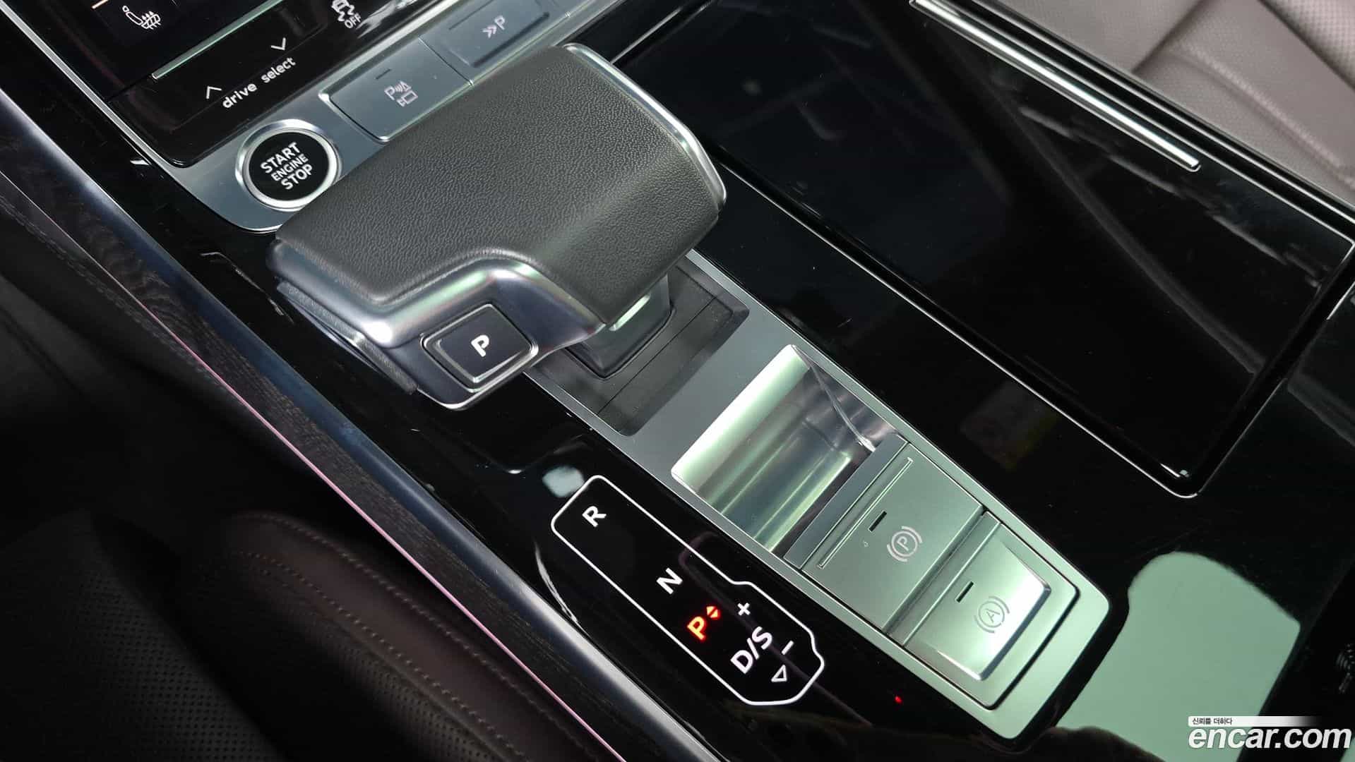 A8 Audi 2022.11-INNER-009