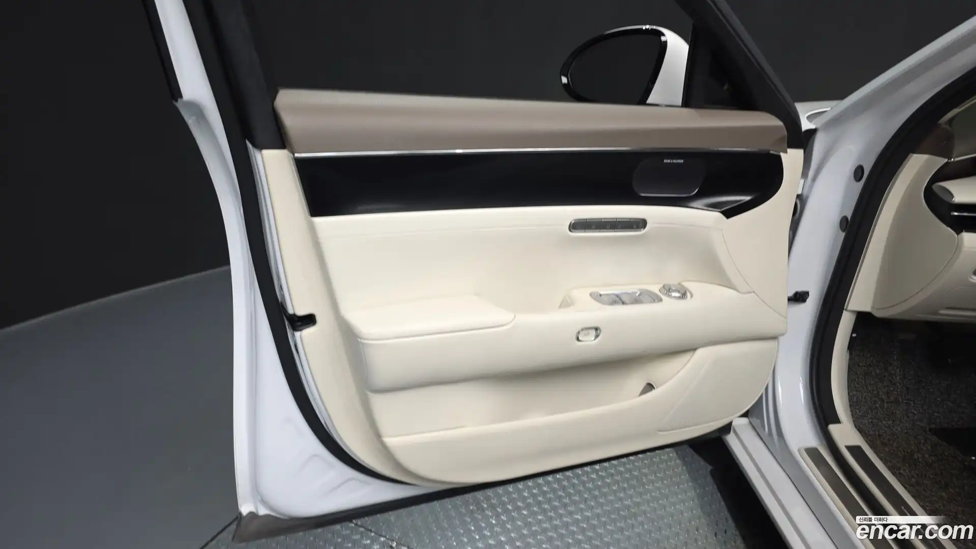 G90 Genesis 2022.4-INNER-034