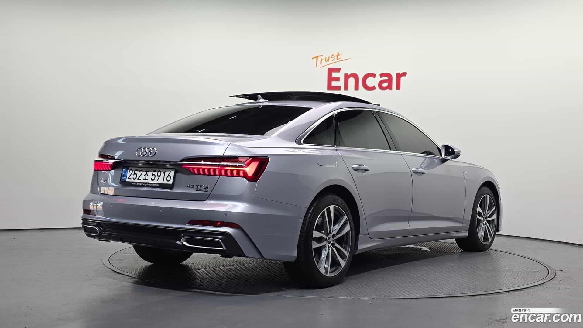 A6 Audi 2021.10-OUTER-002
