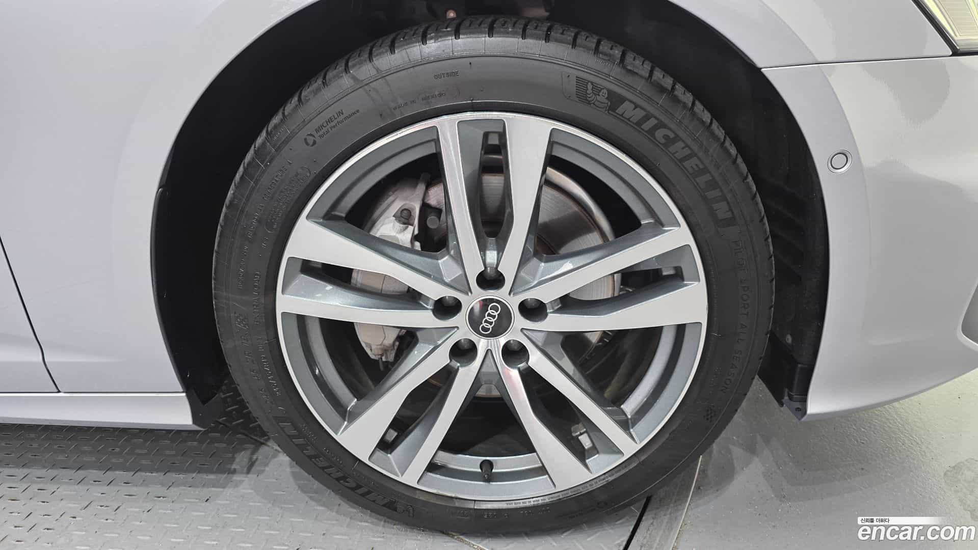 A6 Audi 2021.10-OUTER-031