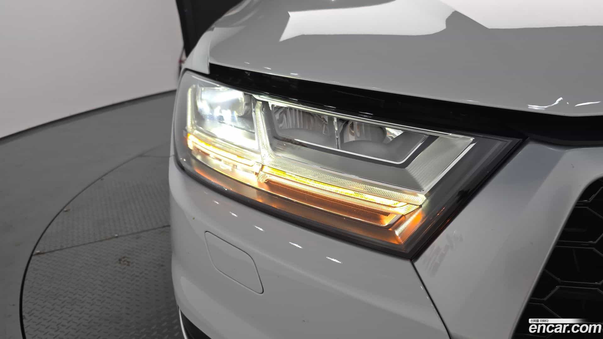 Q7 Audi 2019.10-OUTER-032