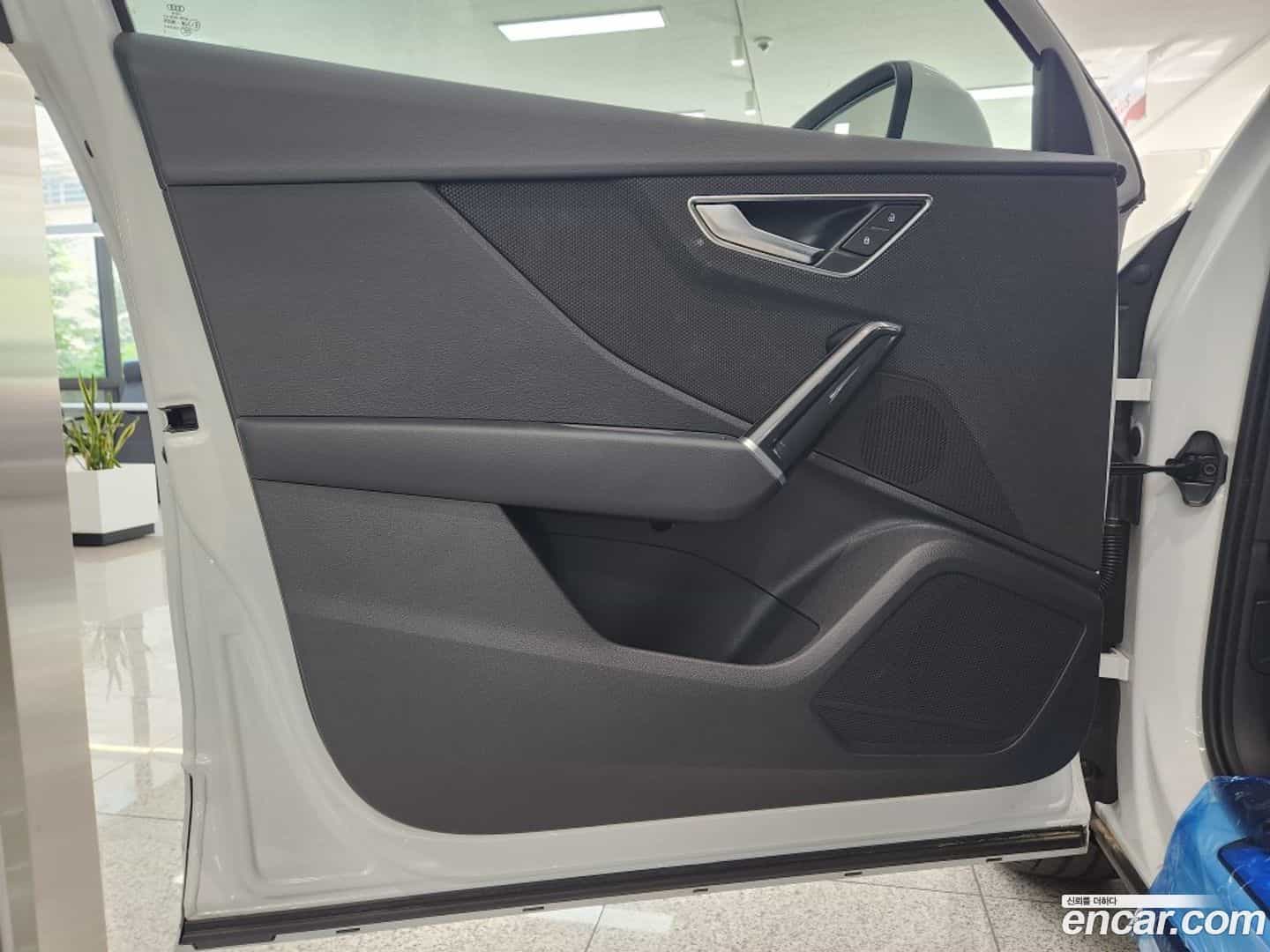 Q2 Audi 2023.2-OPTION-015