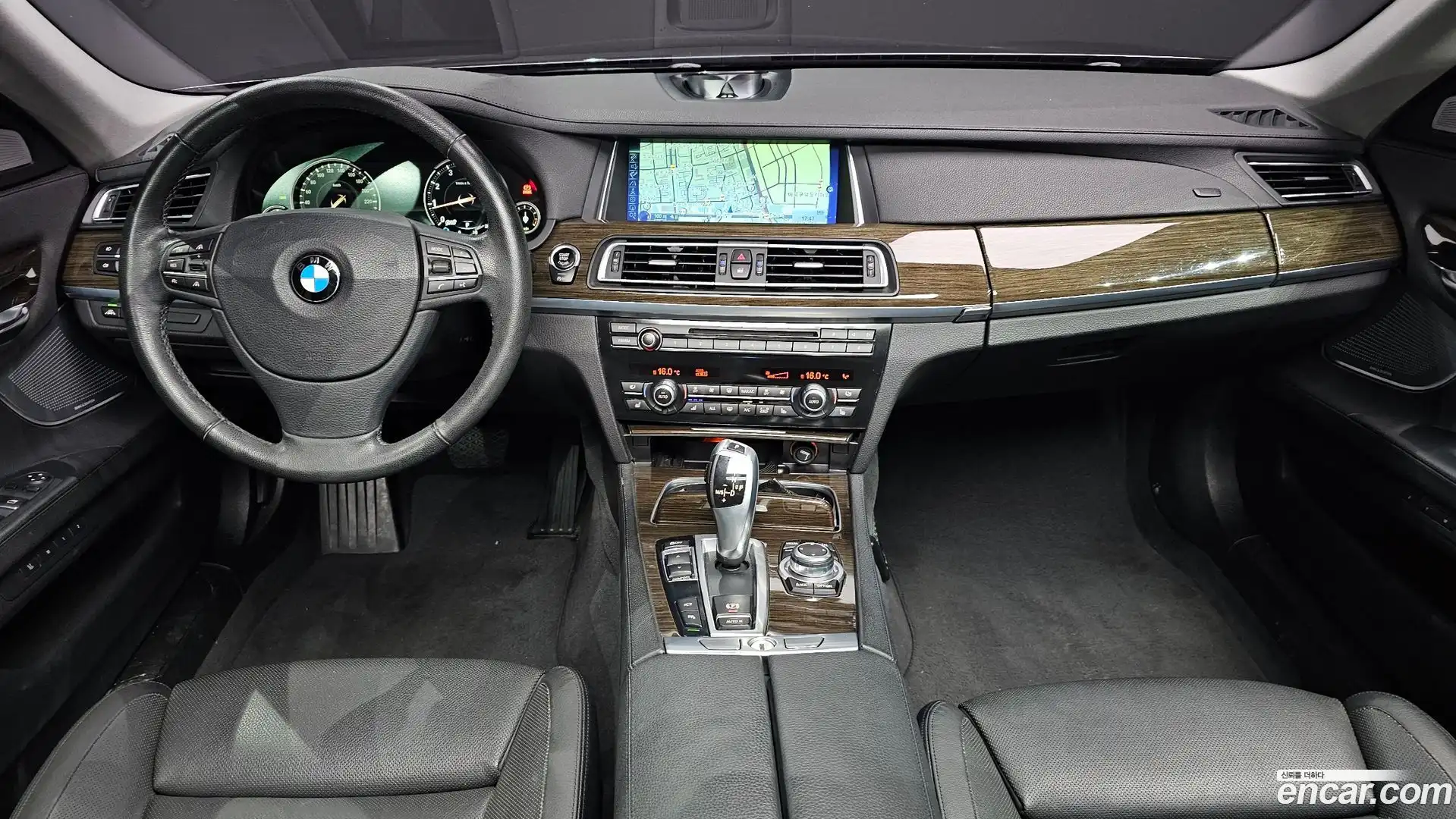7-Series BMW 2013.11-INNER-007