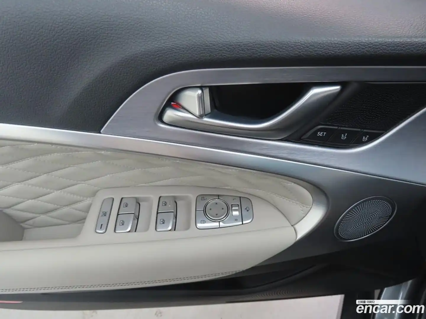 G70 Genesis 2020.2-INNER-009