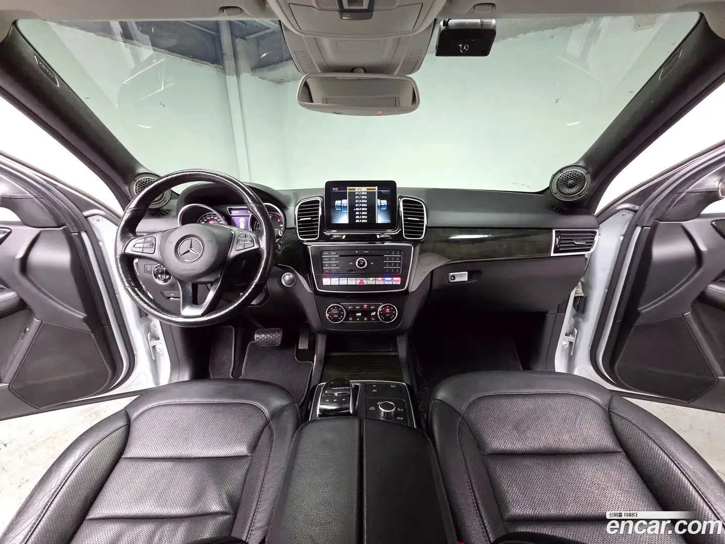 GLE-Class Mercedes-Benz 2017.4-OUTER-006