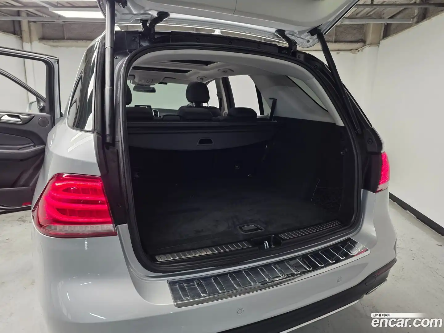 GLE-Class Mercedes-Benz 2017.4-OPTION-023
