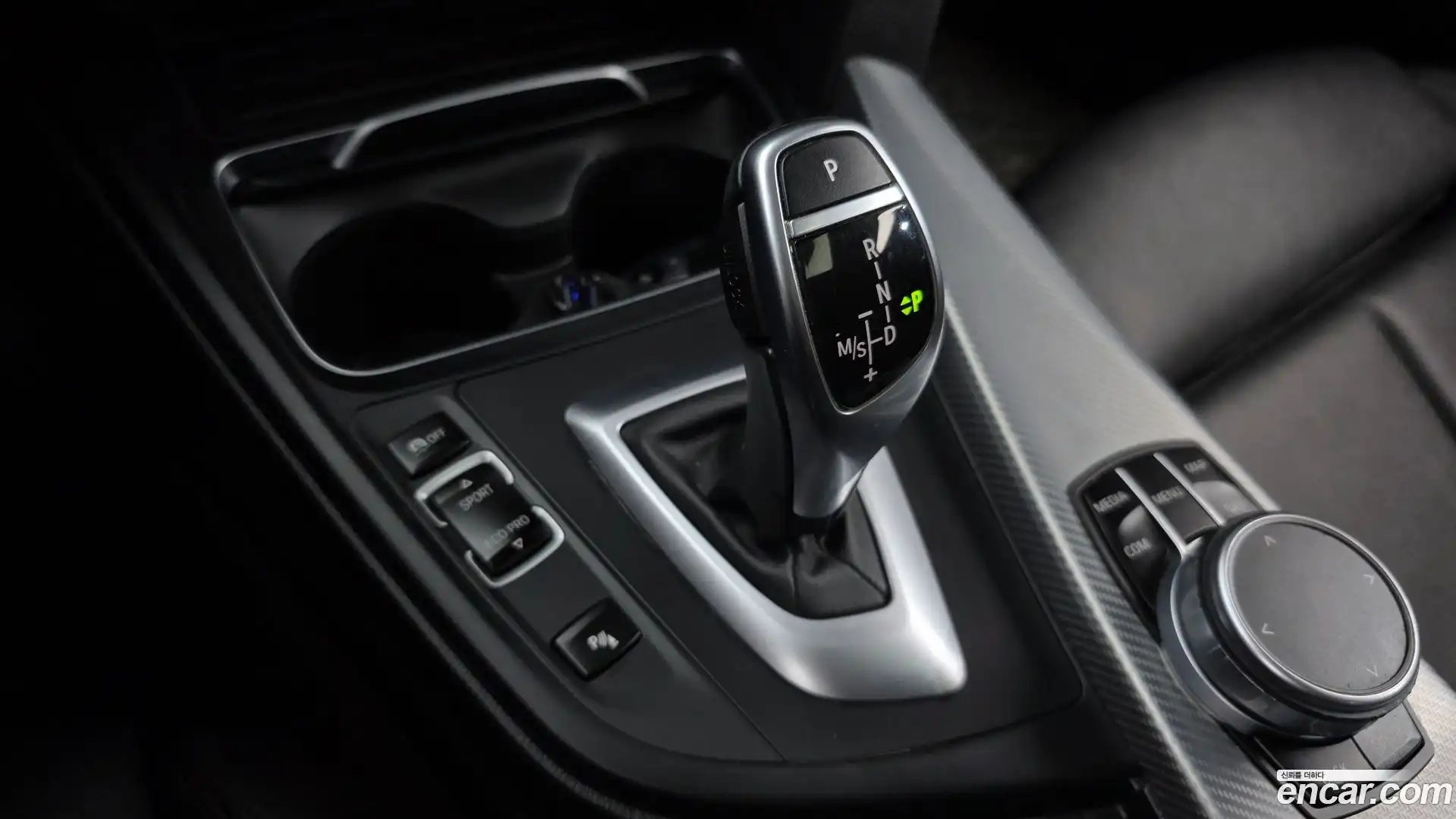 3-Series BMW 2018.11-INNER-009