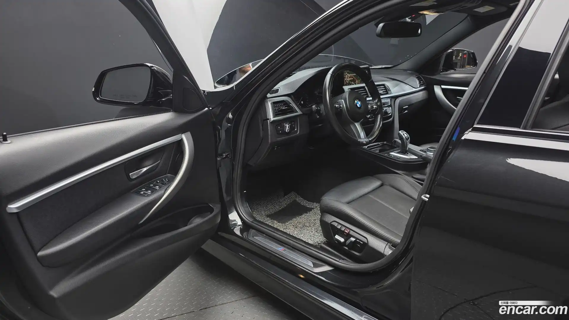 3-Series BMW 2018.11-INNER-010