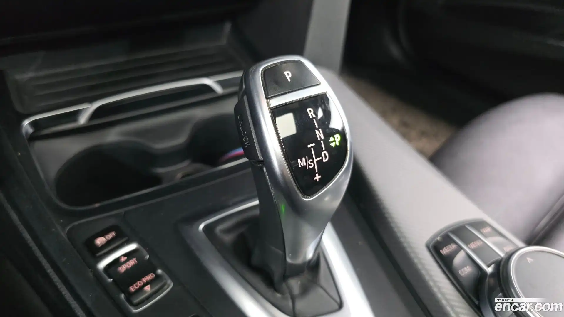 3-Series BMW 2018.11-INNER-009