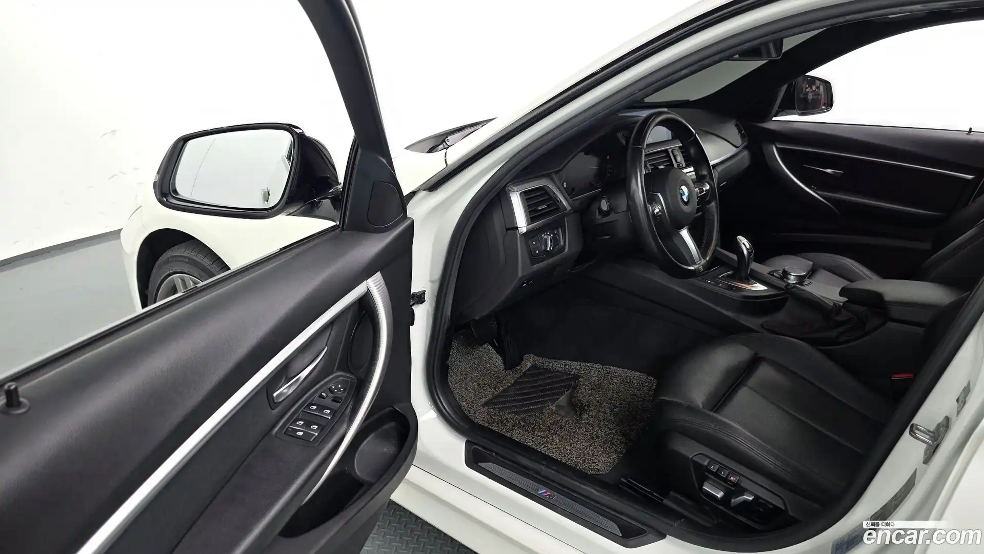 3-Series BMW 2018.11-INNER-010