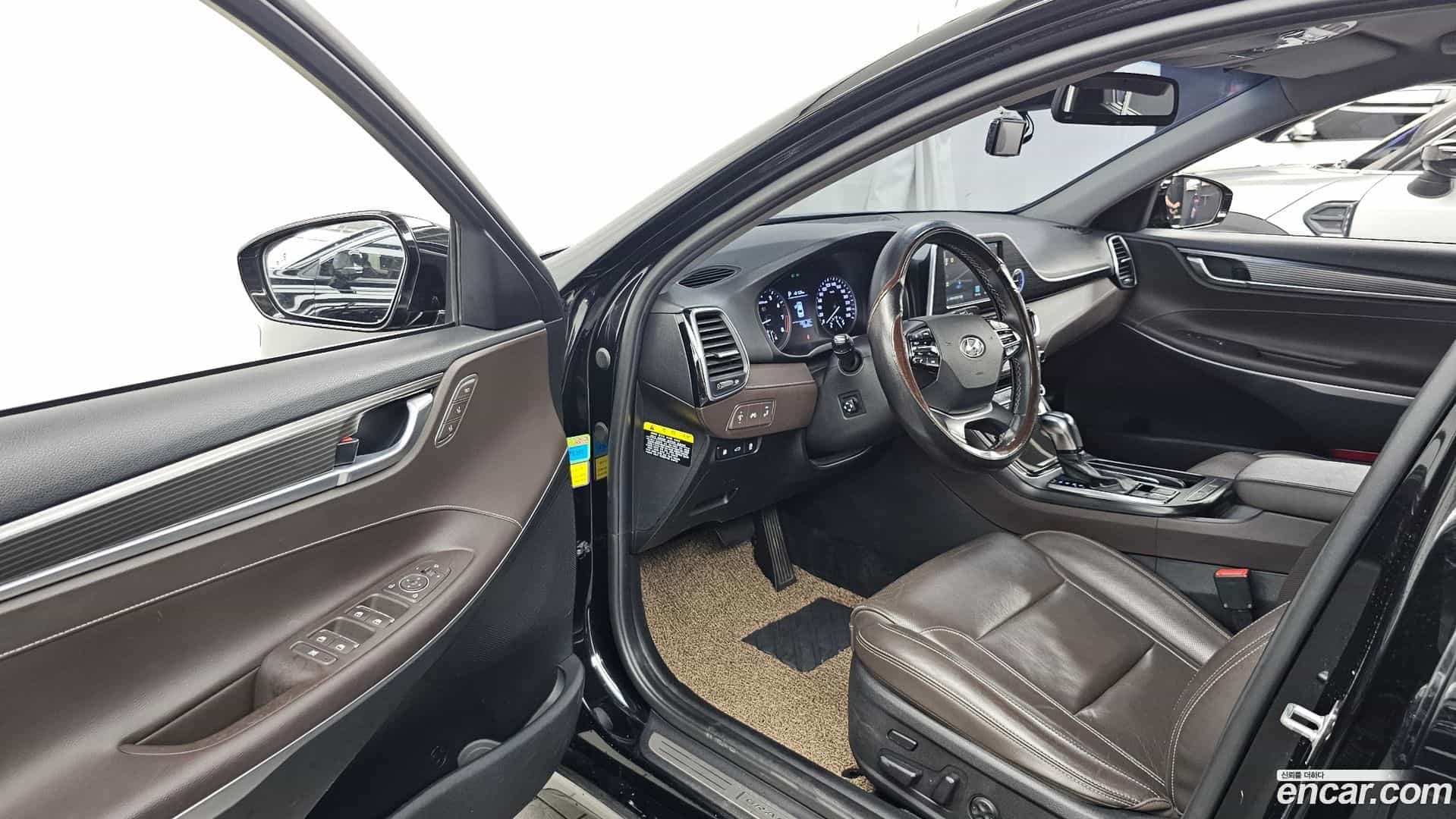 Grandeur Hyundai 2017.9-INNER-010