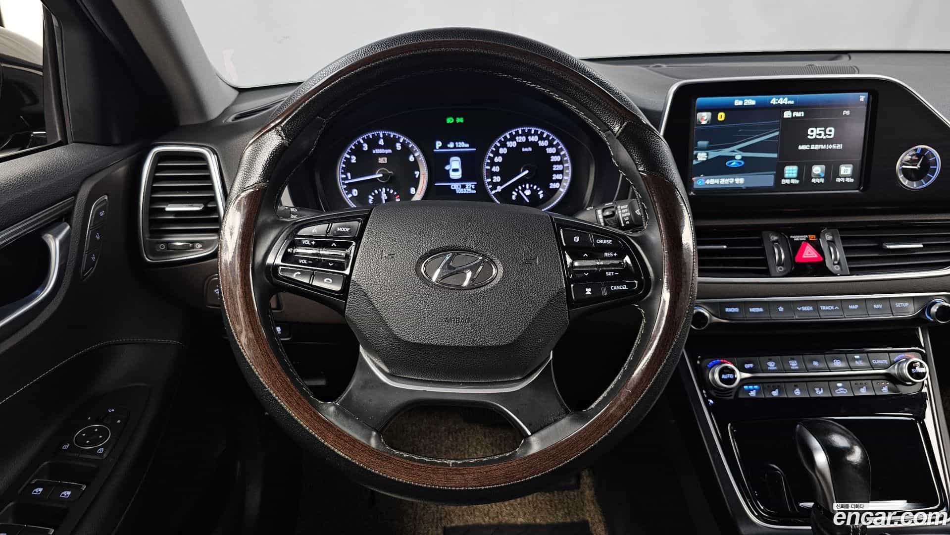 Grandeur Hyundai 2017.9-OPTION-017