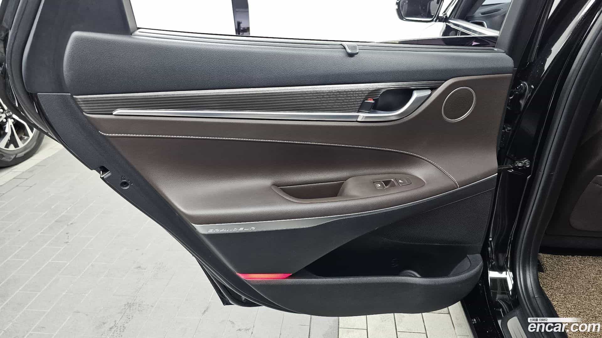 Grandeur Hyundai 2017.9-INNER-035