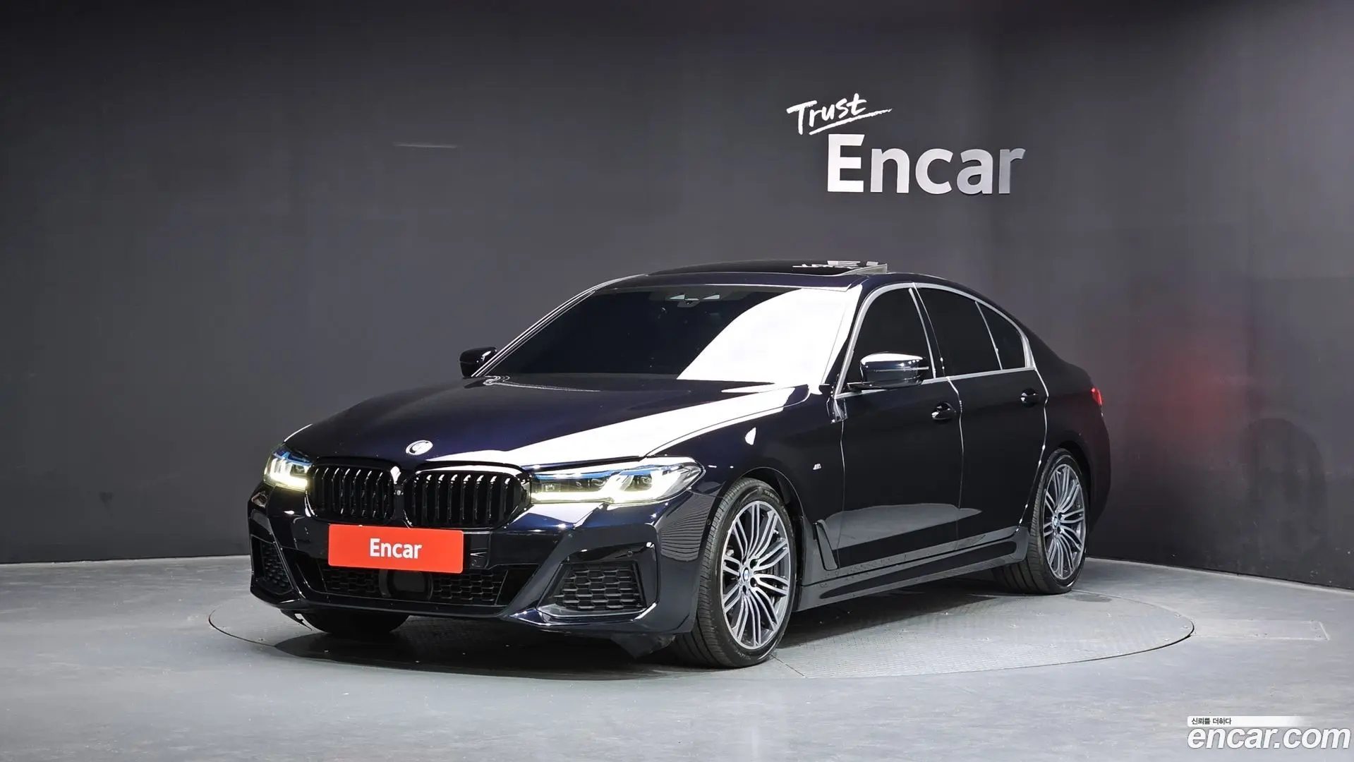 Main__Slider__Photo:5-Series BMW 2019.4-0