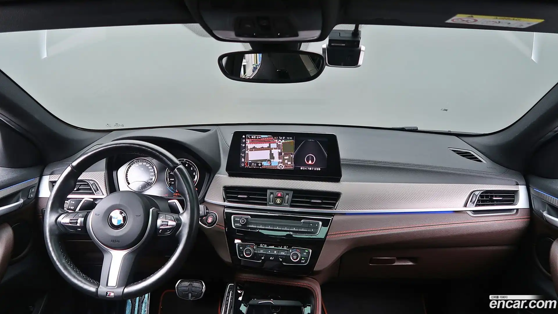 X2 (F39) BMW 2022.1-INNER-007