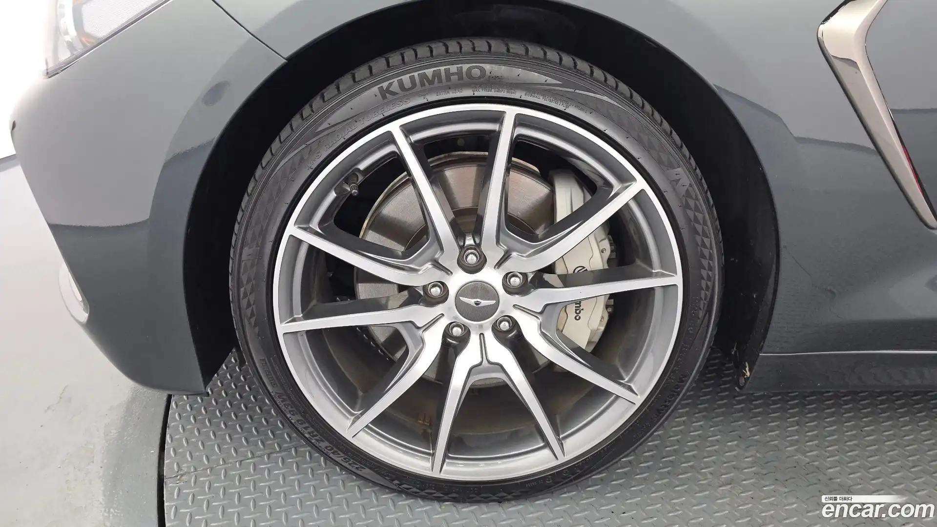 G70 Genesis 2019.0-OUTER-005