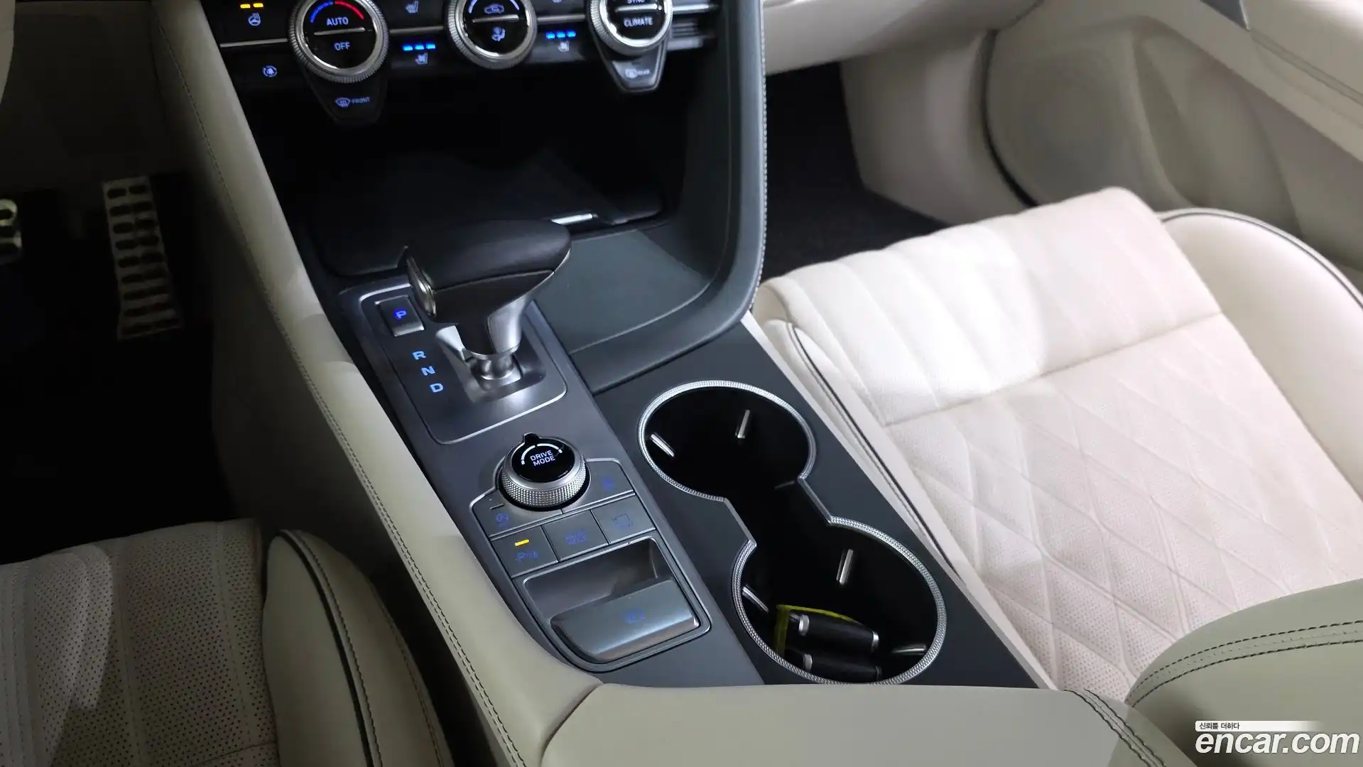 G70 Genesis 2019.0-INNER-009