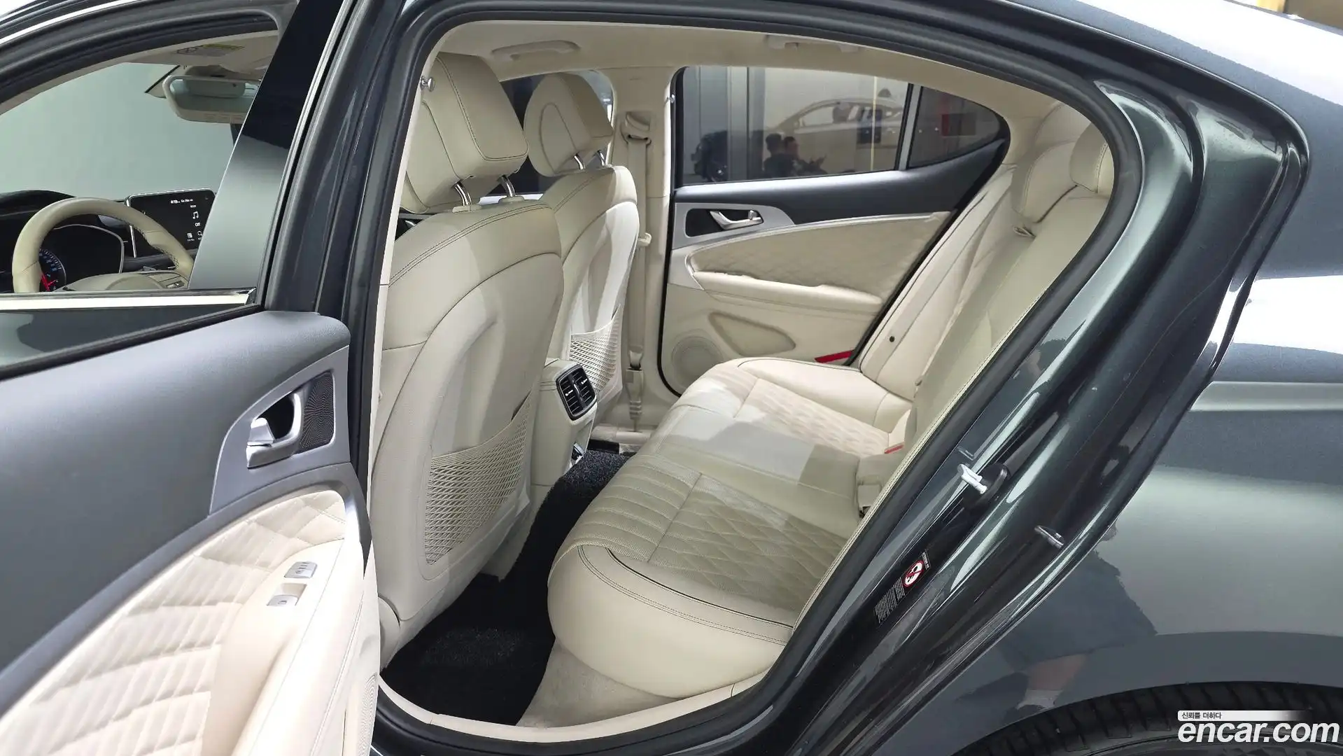 G70 Genesis 2019.0-INNER-036