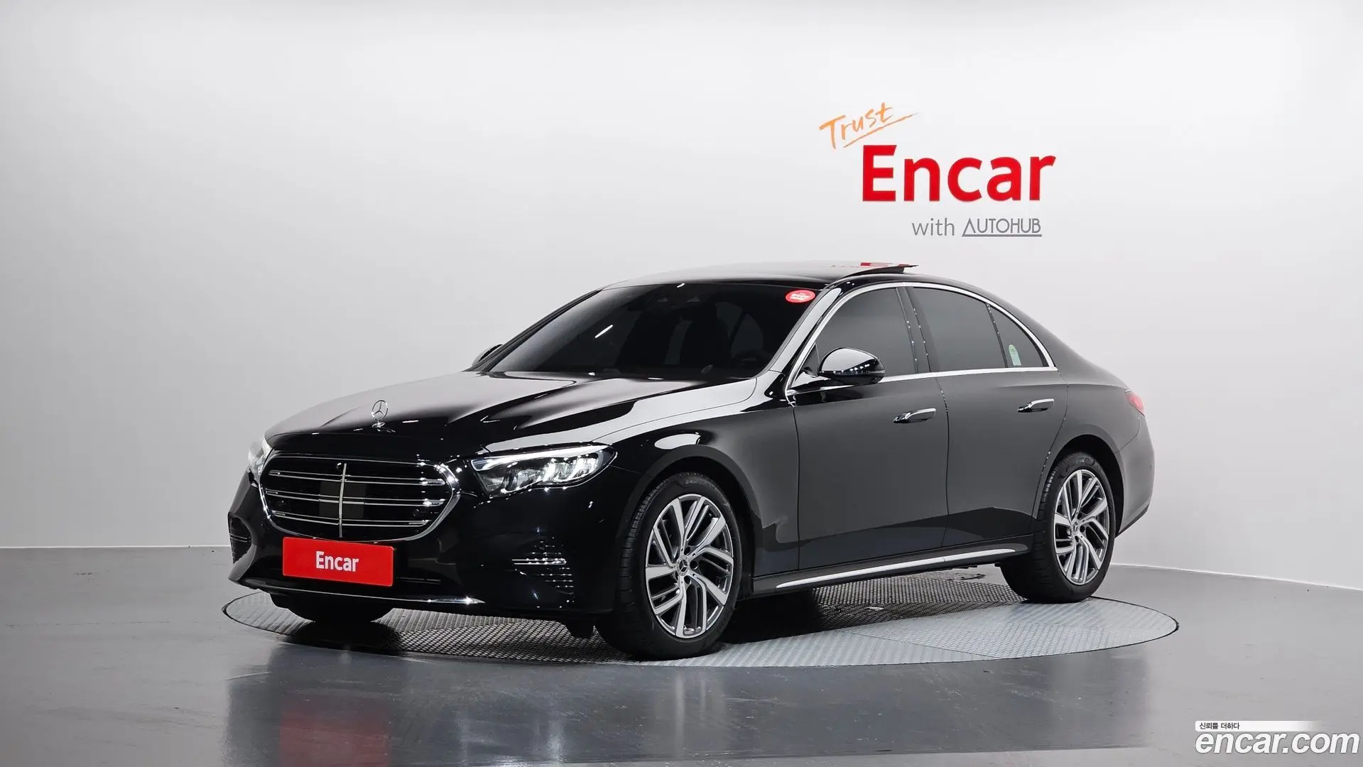 Main__Slider__Photo:E-Class Mercedes-Benz 2025.6-0