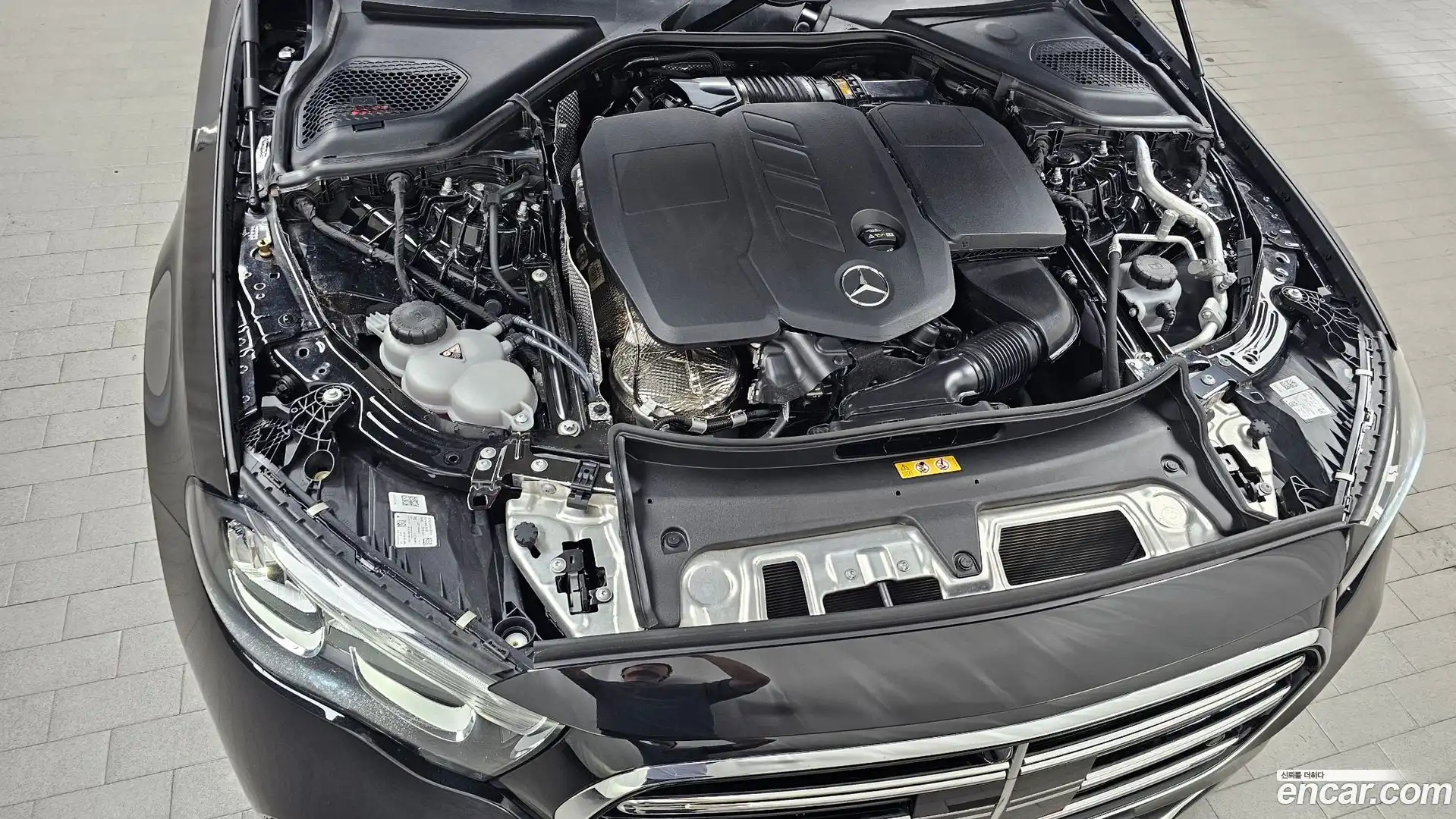 E-Class Mercedes-Benz 2025.6-OUTER-006
