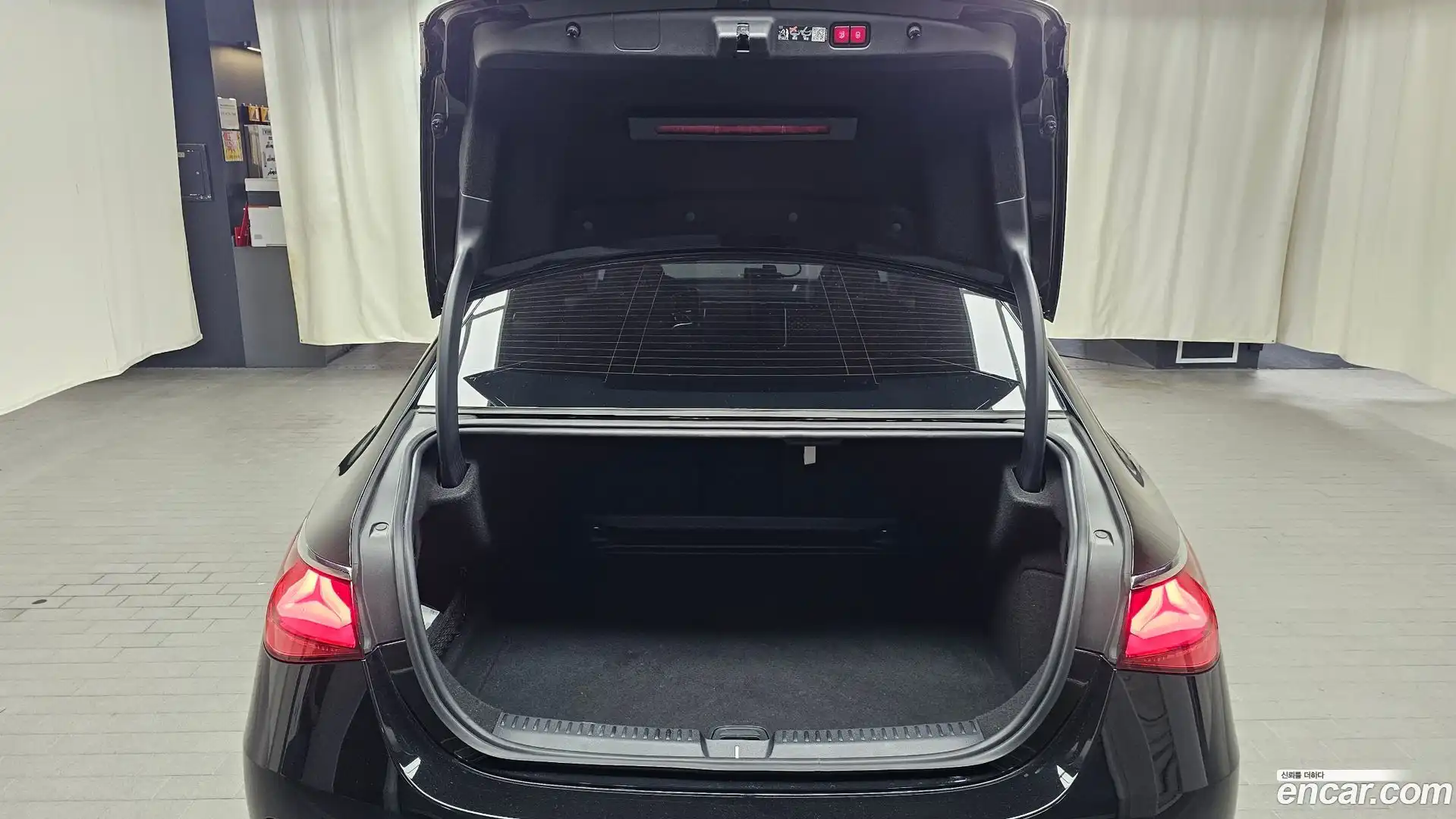 E-Class Mercedes-Benz 2025.6-OPTION-021