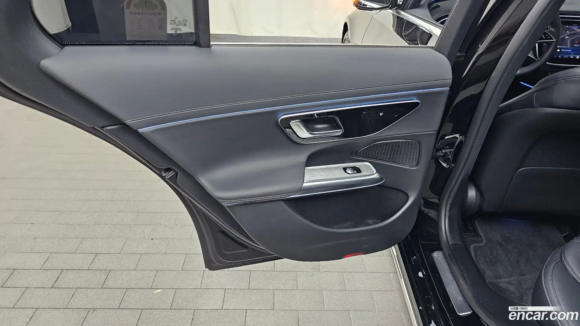 E-Class Mercedes-Benz 2025.6-INNER-035