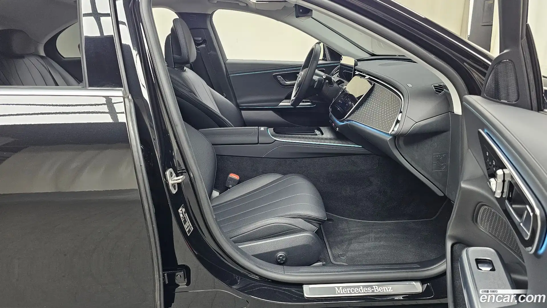 E-Class Mercedes-Benz 2025.6-INNER-036
