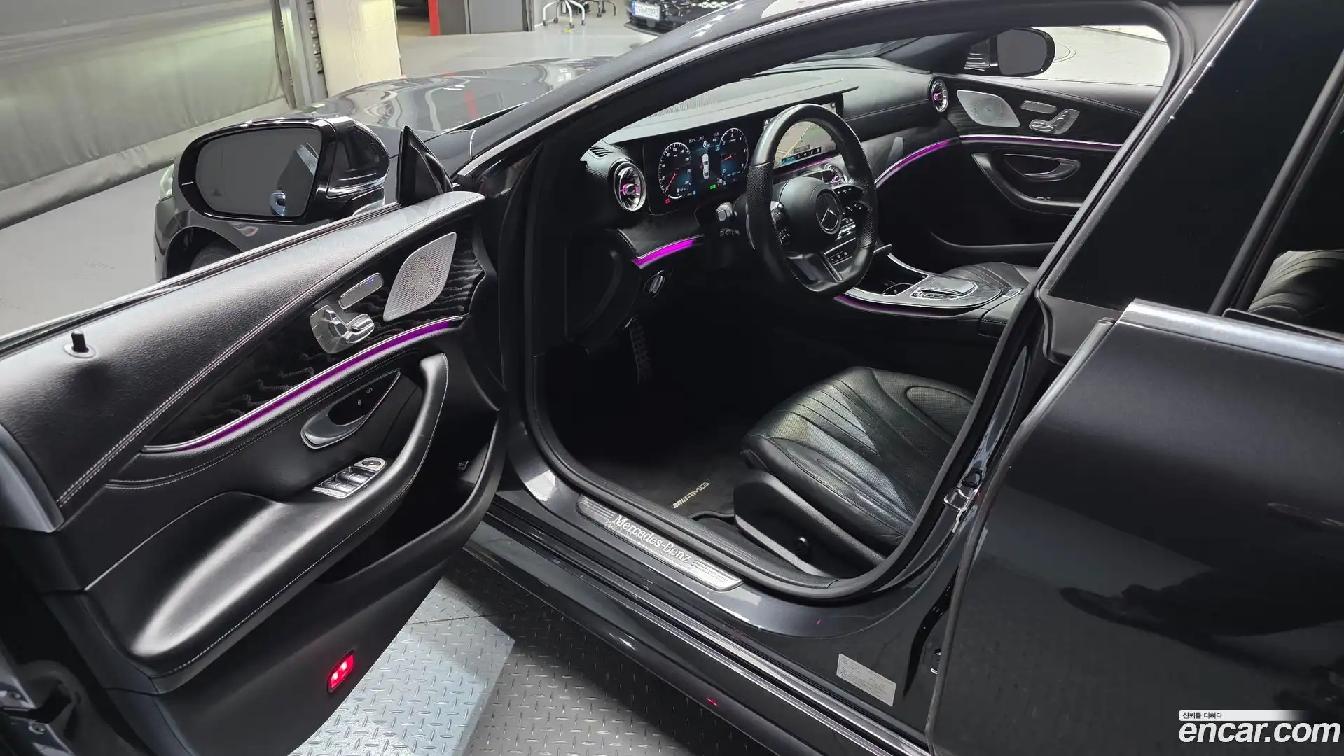 CLS-Class Mercedes-Benz 2022.4-INNER-010