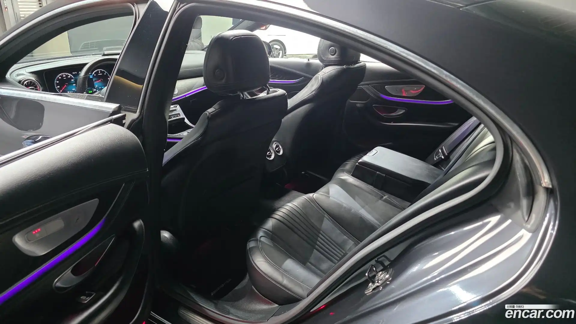 CLS-Class Mercedes-Benz 2022.4-INNER-036