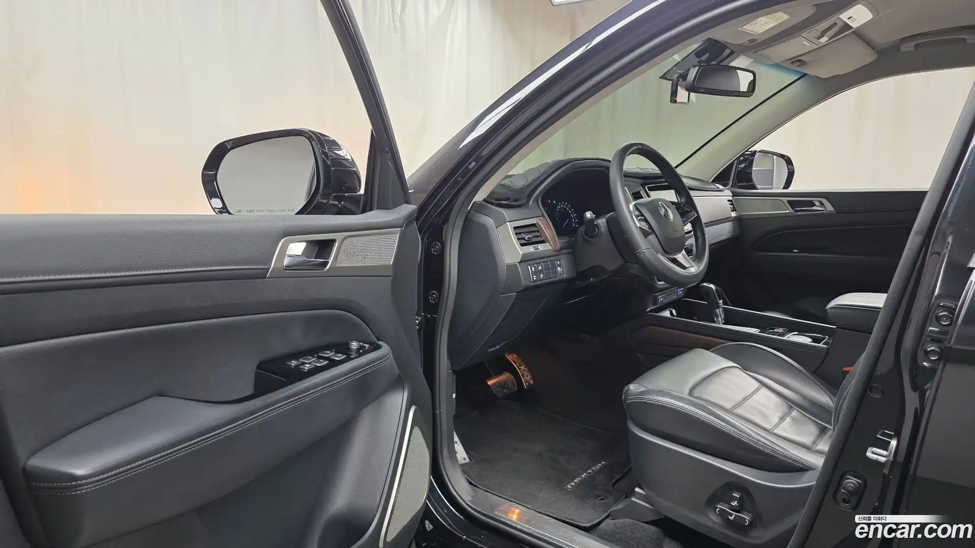 Rexton KG Mobility 2018.3-INNER-010