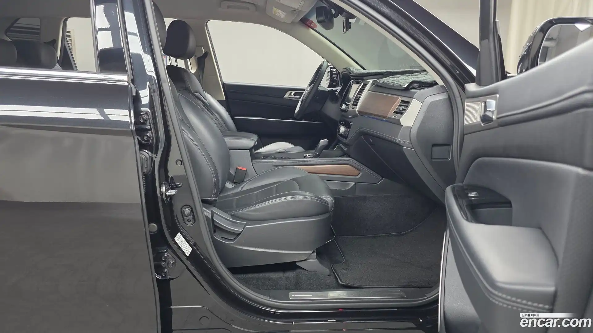 Rexton KG Mobility 2018.3-INNER-036