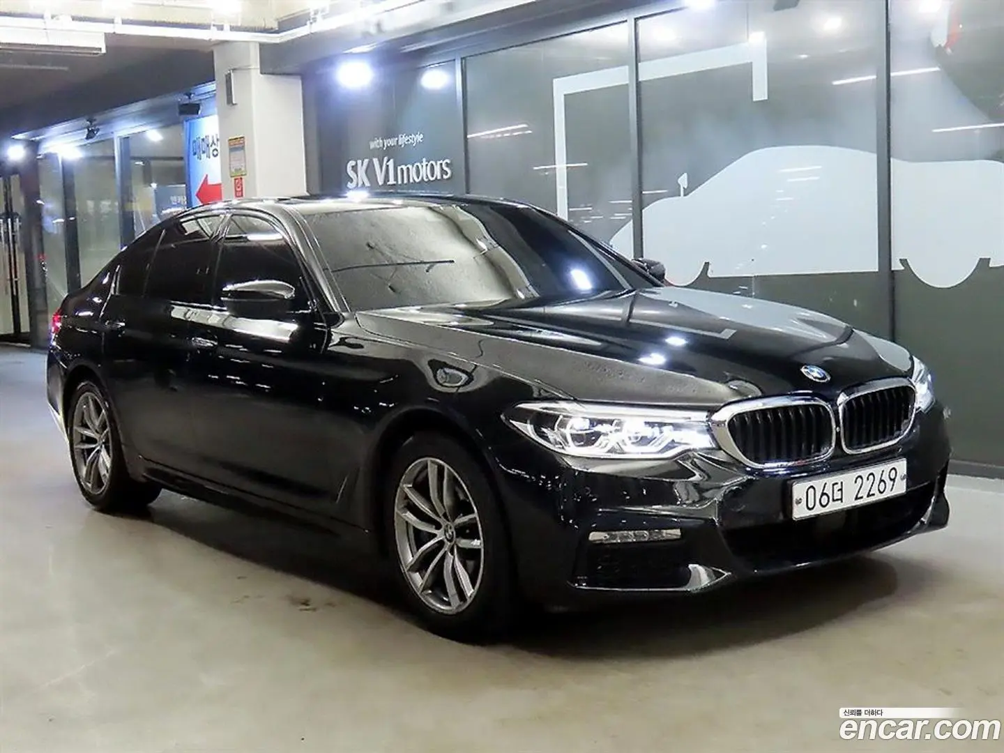 Main__Slider__Photo:5-Series BMW 2017.6-0