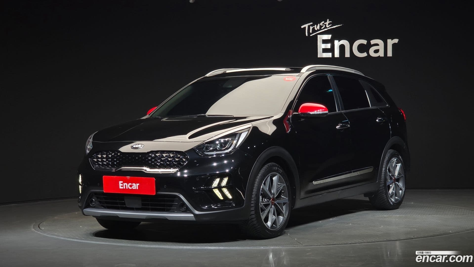 Main__Slider__Photo:Niro Kia 2019.4-0