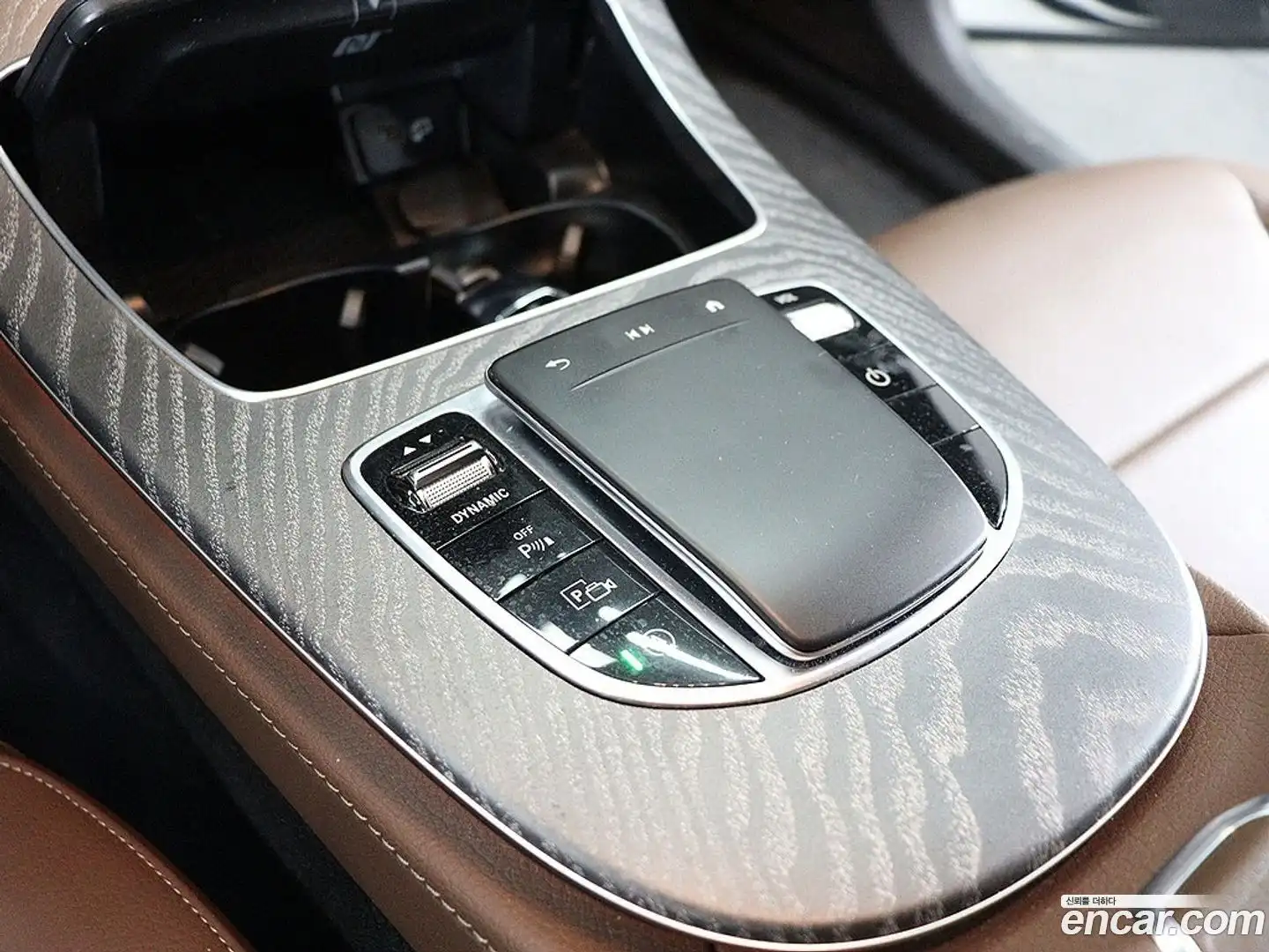 E-Class Mercedes-Benz 2023.2-INNER-010