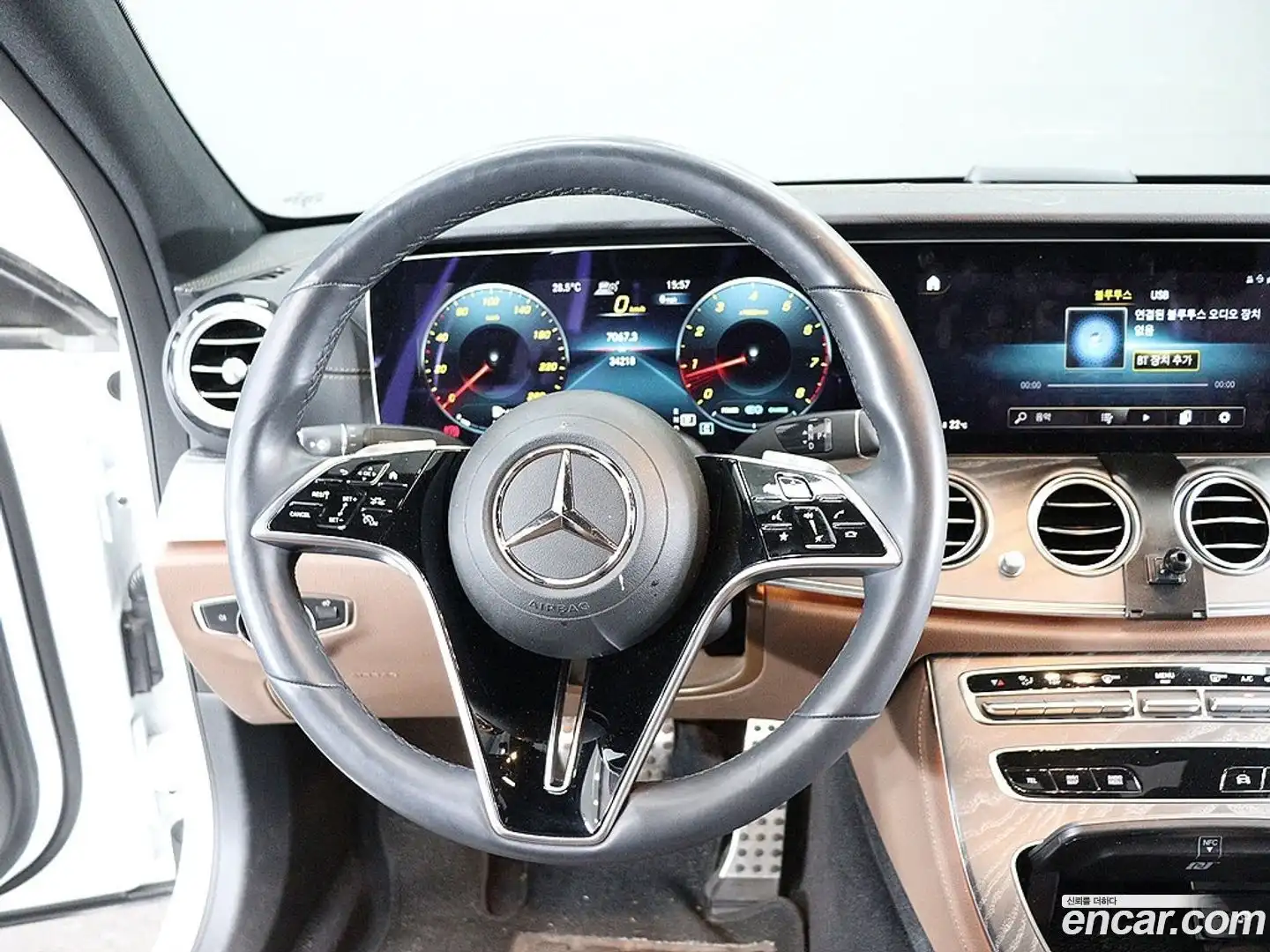 E-Class Mercedes-Benz 2023.2-OPTION-020