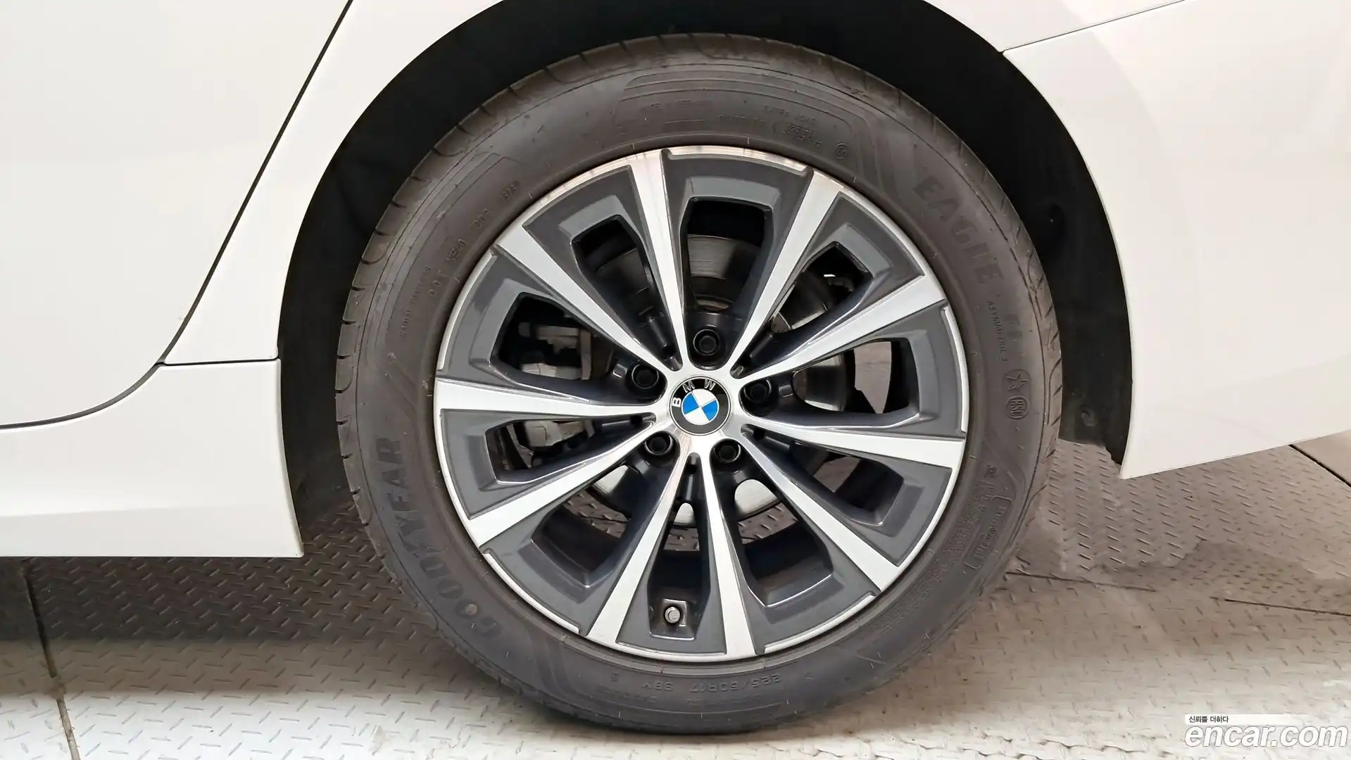 3-Series BMW 2023.9-OUTER-031
